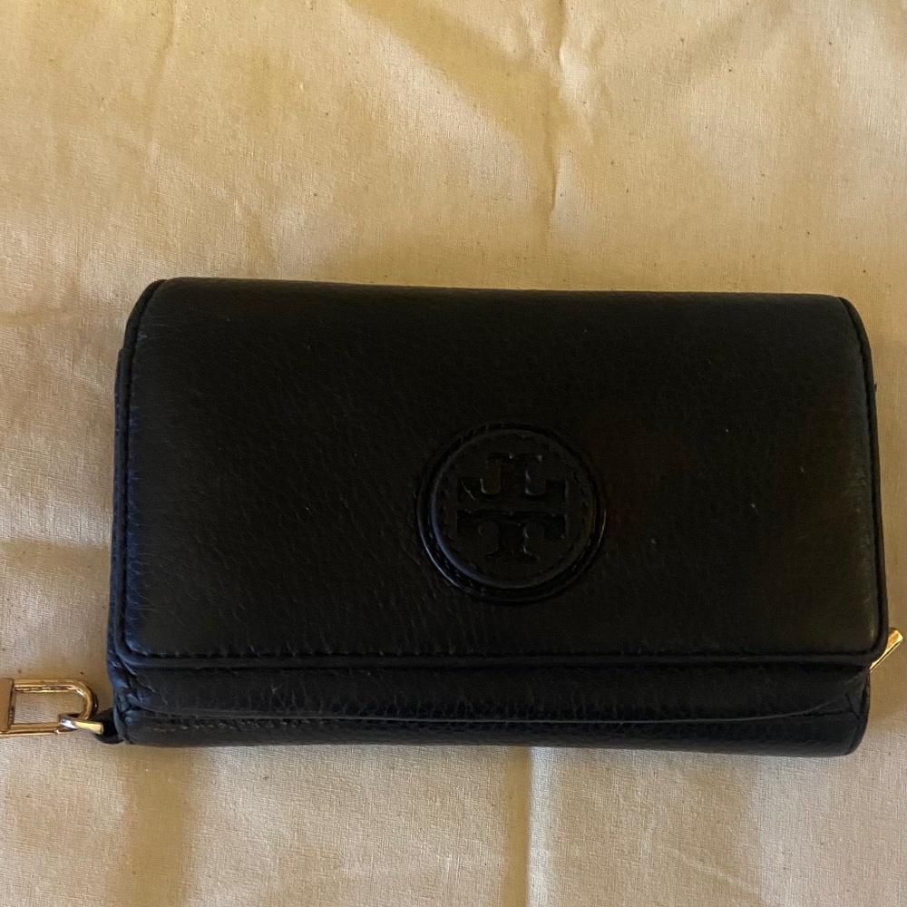 Tory Burch wristlet wallet